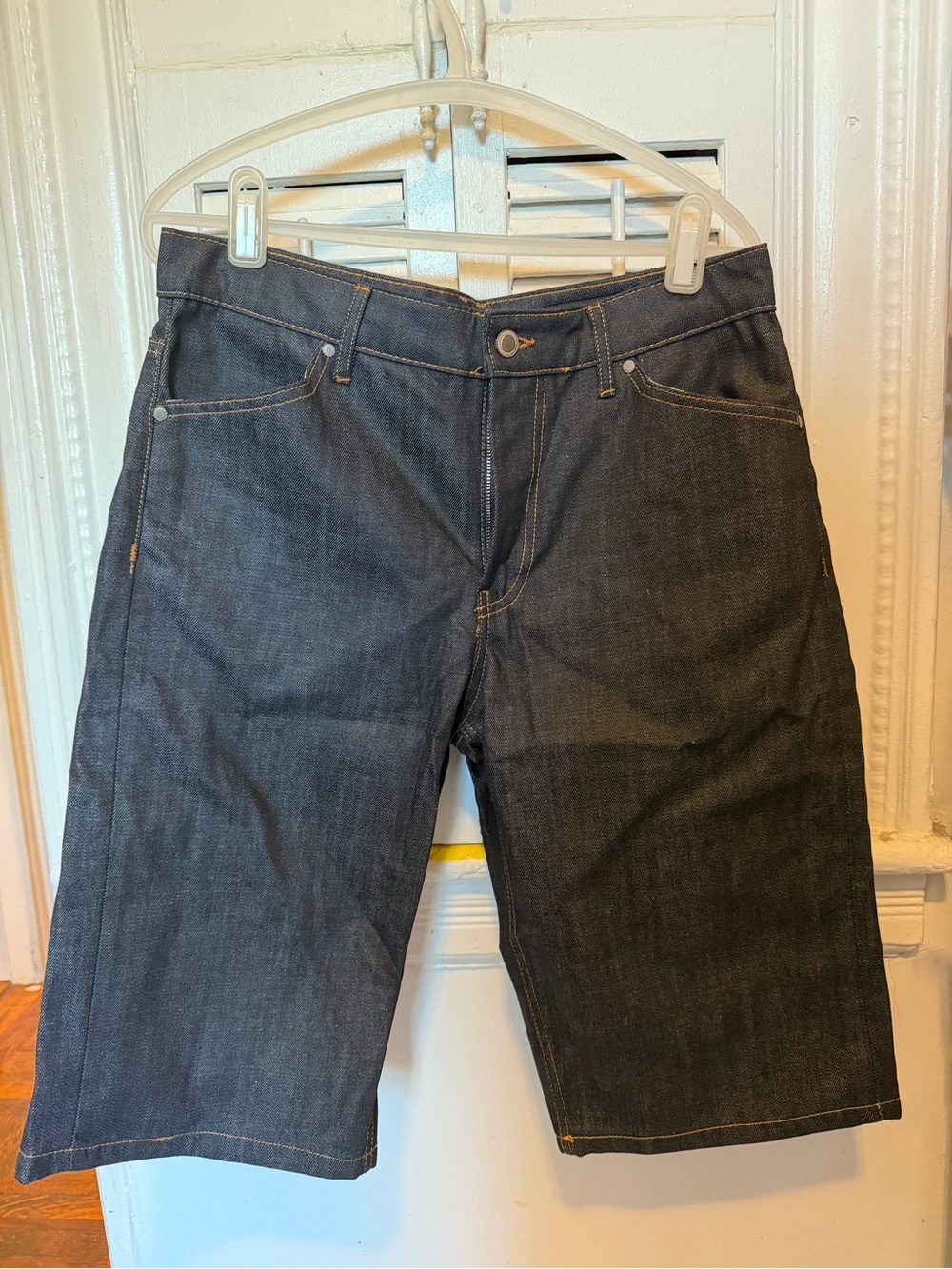 Zara ZW collection women’s Dark Denim Shorts with stylish back detail - size 8